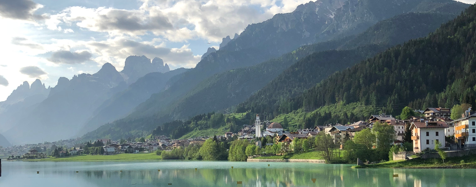 Il Lago di Santa Caterina nella valle di Auronzo